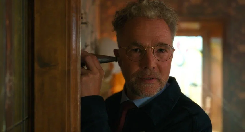 A Mouse Hunt for Christmas — Stills