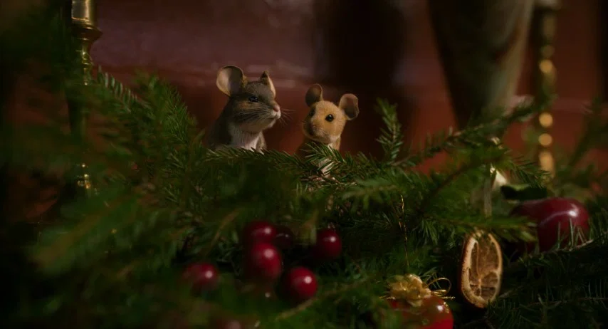 A Mouse Hunt for Christmas — Stills